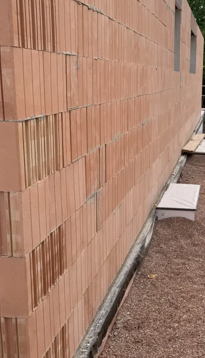 Ziegelwand Fertigteilwand Baustelle - K&K Bau GbR